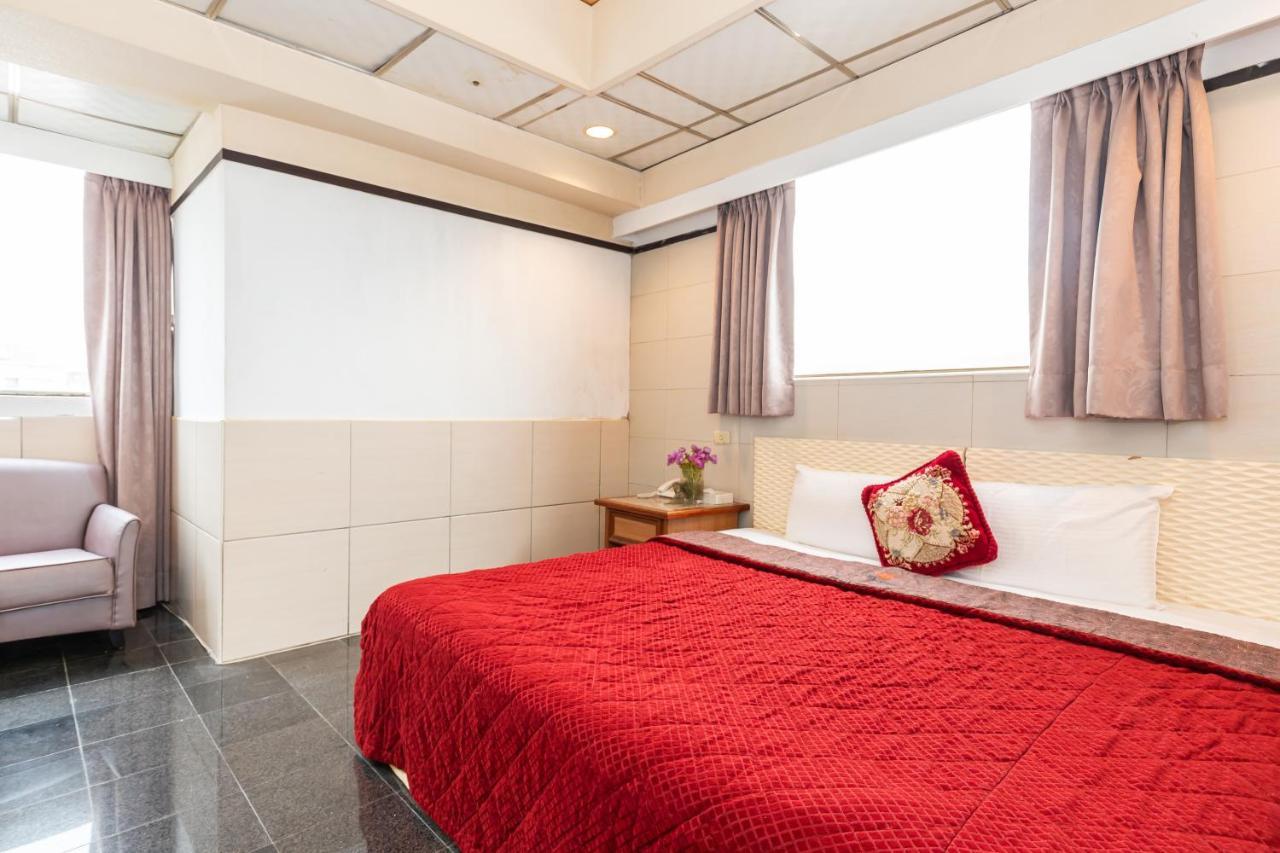 Yi Pin Business Hotel Taoyuan Eksteriør billede