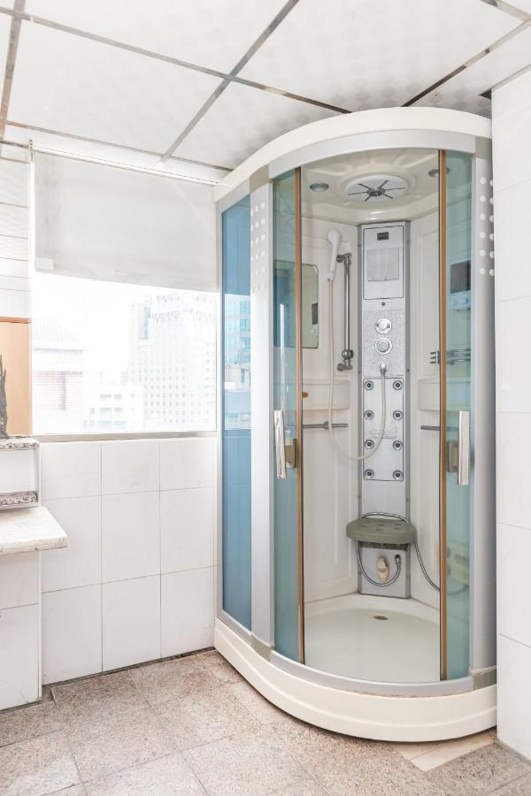 Yi Pin Business Hotel Taoyuan Eksteriør billede