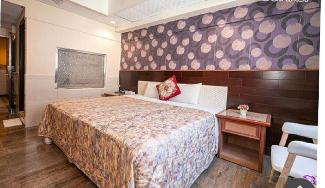 Yi Pin Business Hotel Taoyuan Eksteriør billede