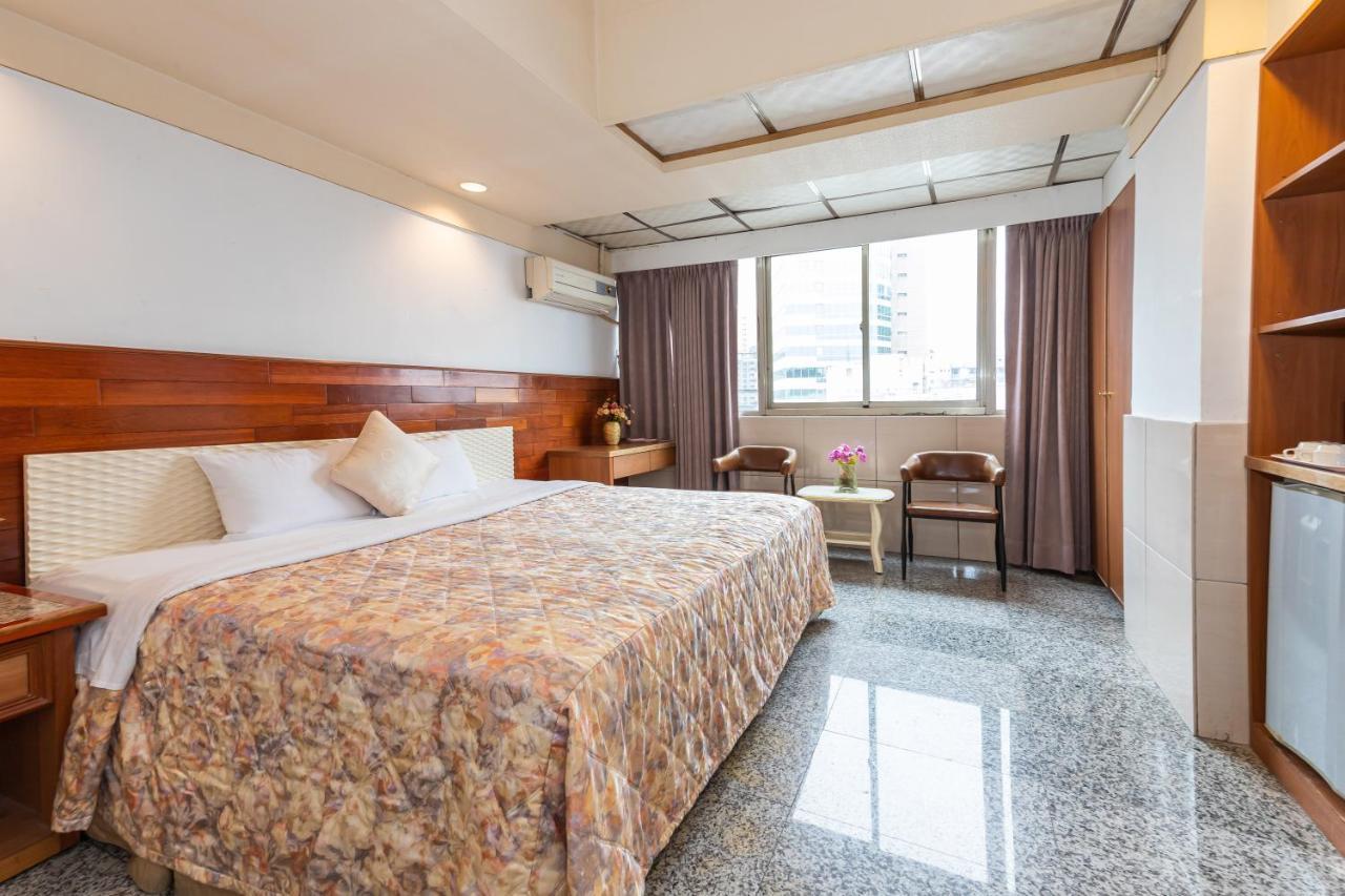 Yi Pin Business Hotel Taoyuan Eksteriør billede