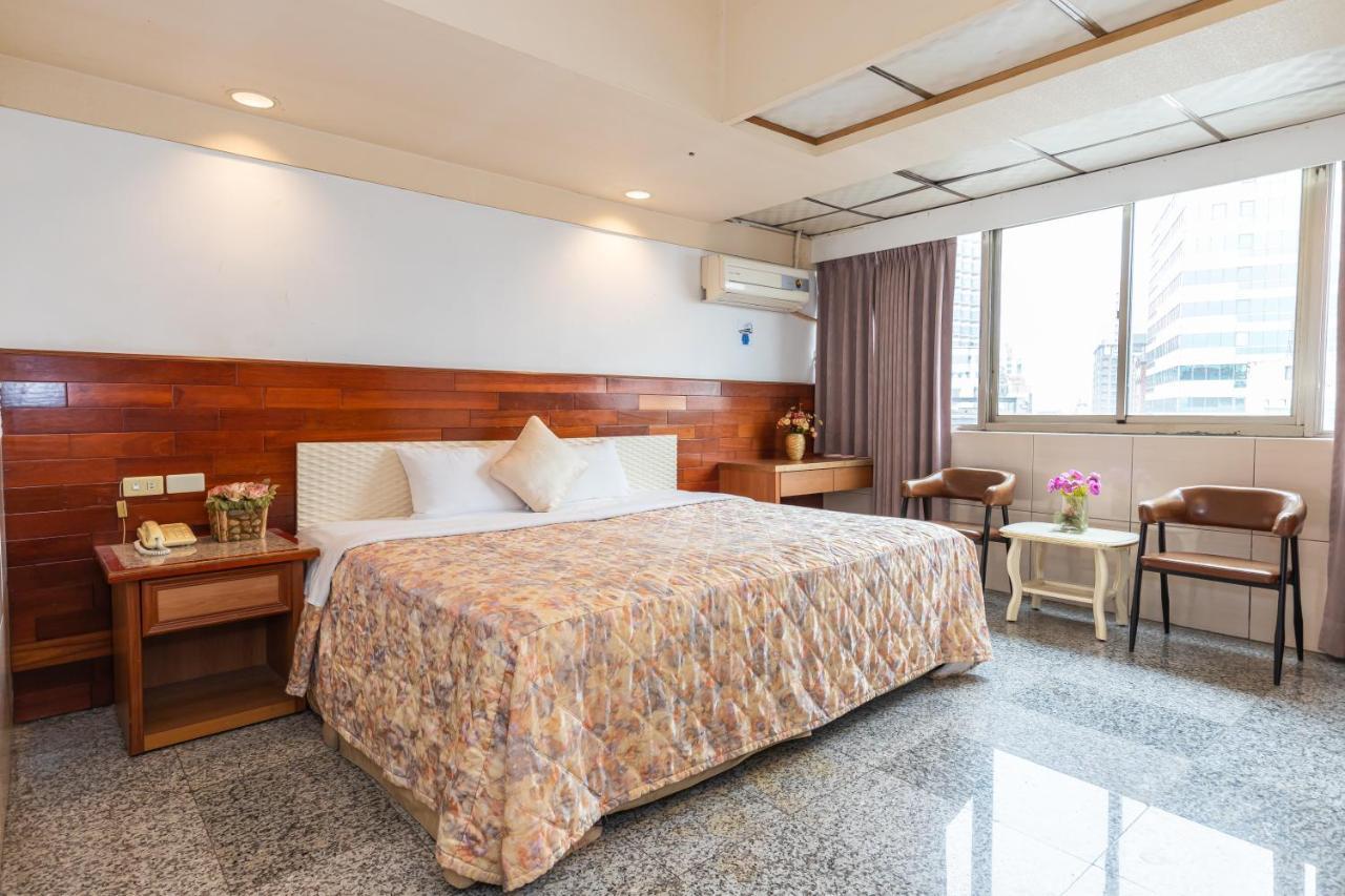Yi Pin Business Hotel Taoyuan Eksteriør billede