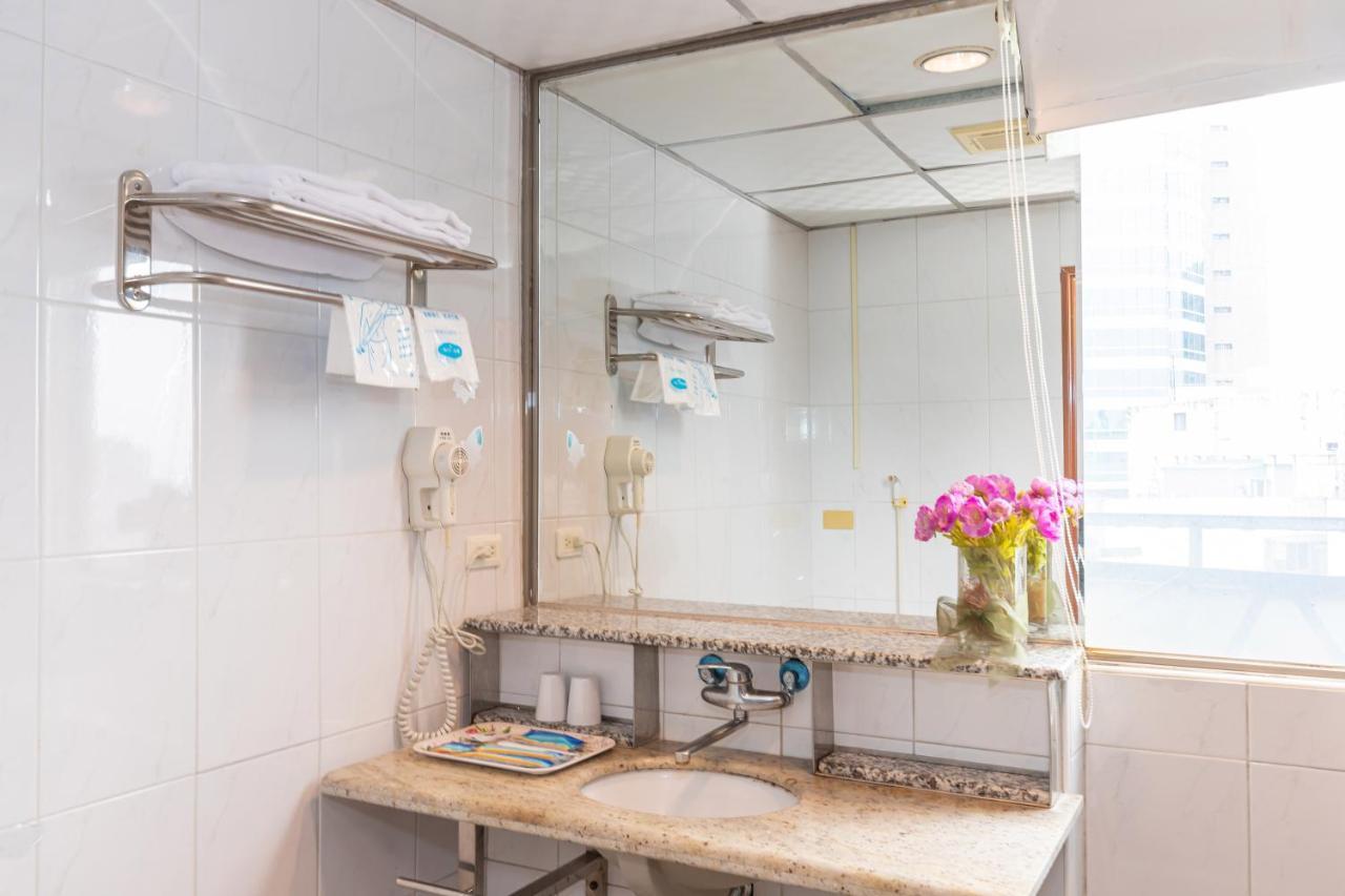 Yi Pin Business Hotel Taoyuan Eksteriør billede