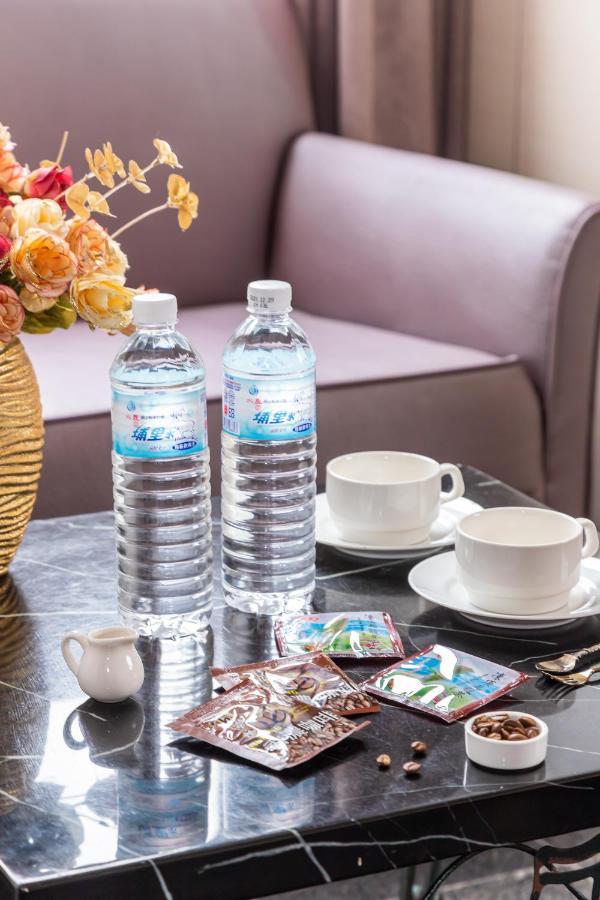 Yi Pin Business Hotel Taoyuan Eksteriør billede
