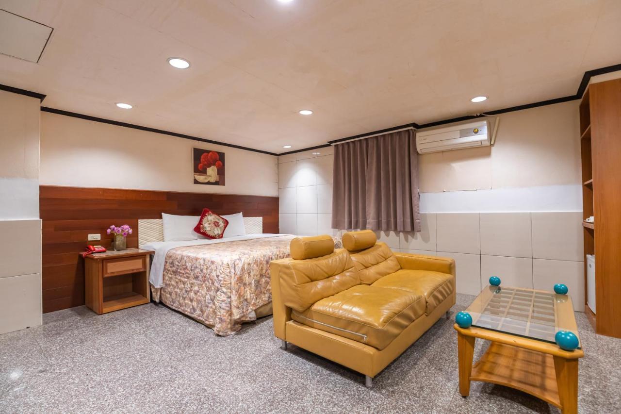 Yi Pin Business Hotel Taoyuan Eksteriør billede