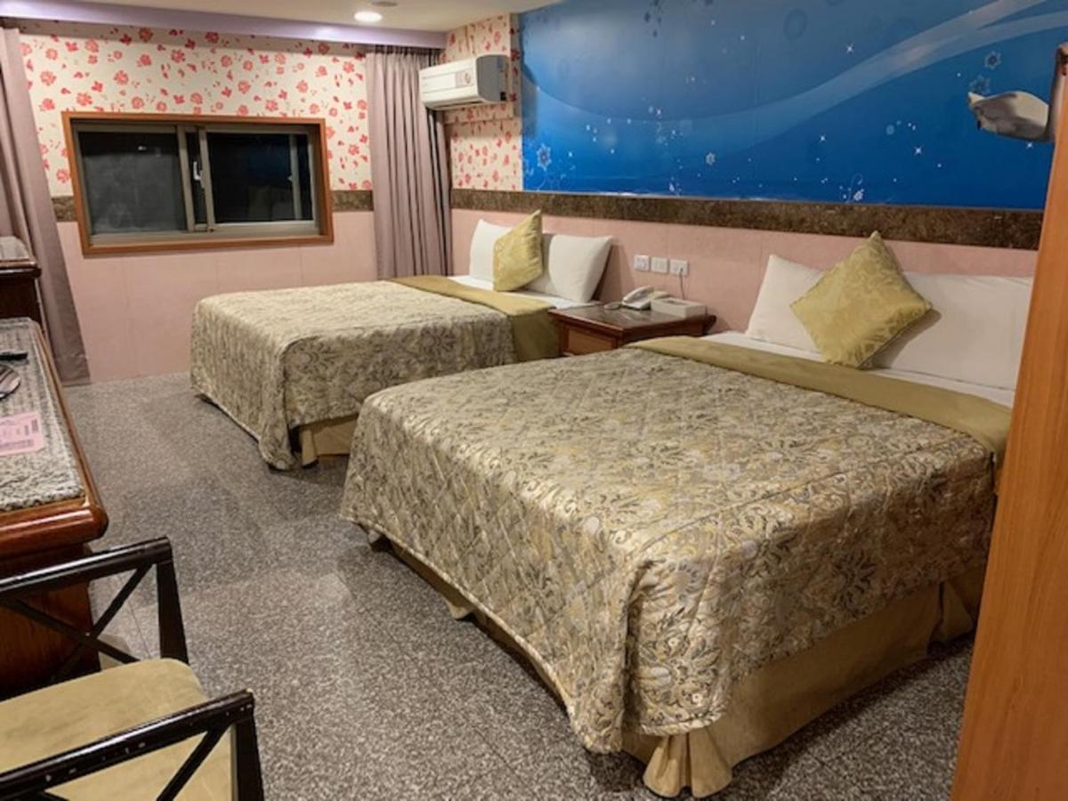 Yi Pin Business Hotel Taoyuan Eksteriør billede