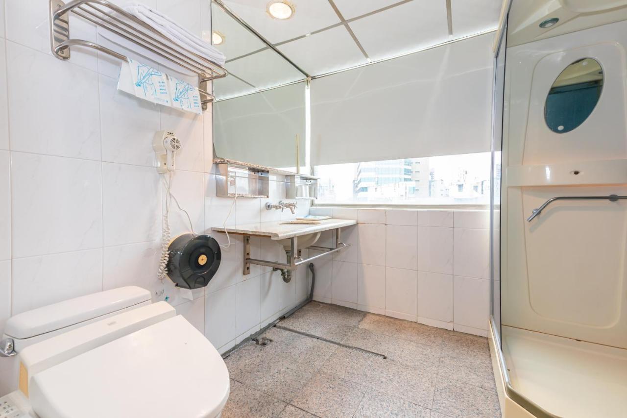 Yi Pin Business Hotel Taoyuan Eksteriør billede