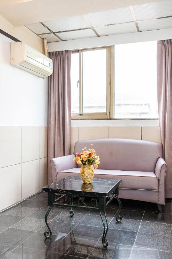 Yi Pin Business Hotel Taoyuan Eksteriør billede