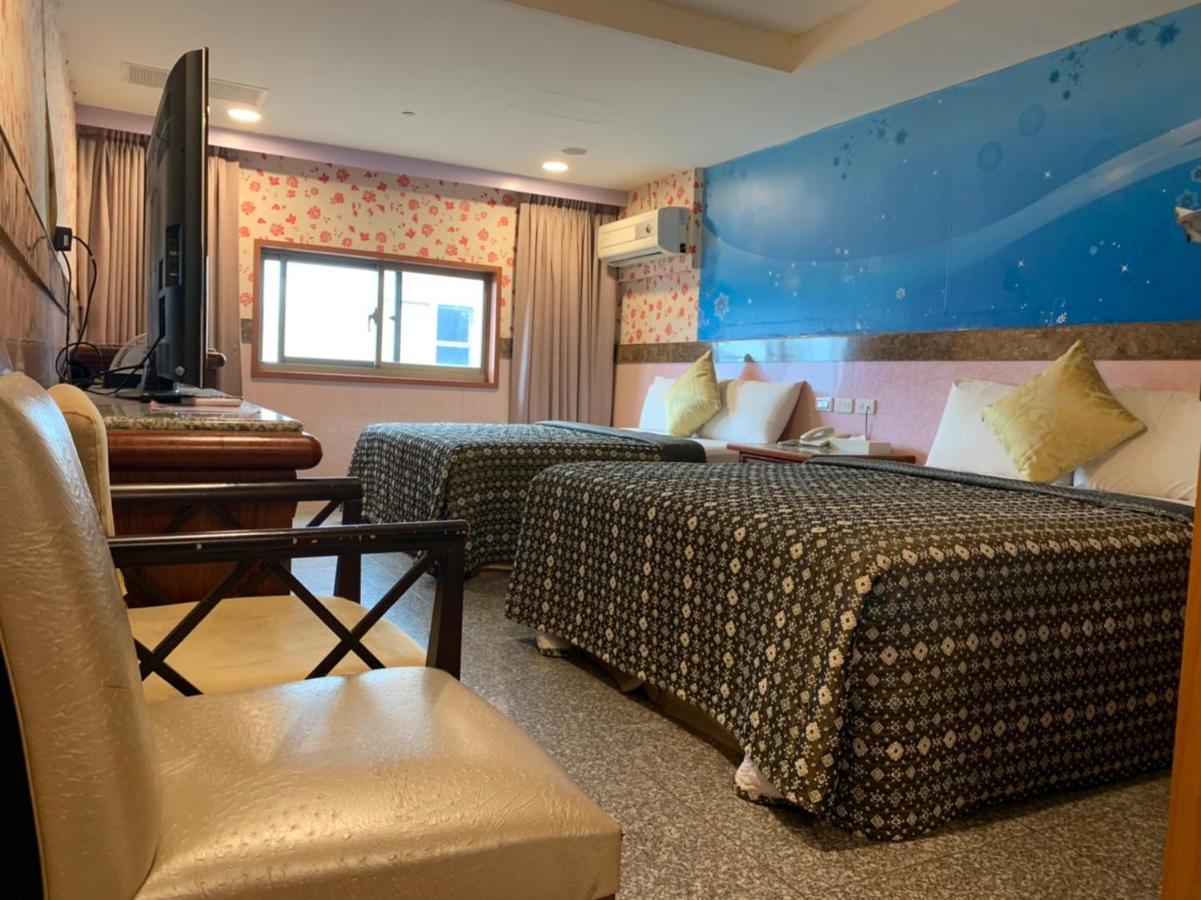 Yi Pin Business Hotel Taoyuan Eksteriør billede