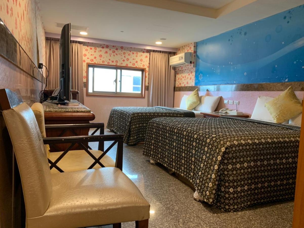 Yi Pin Business Hotel Taoyuan Eksteriør billede