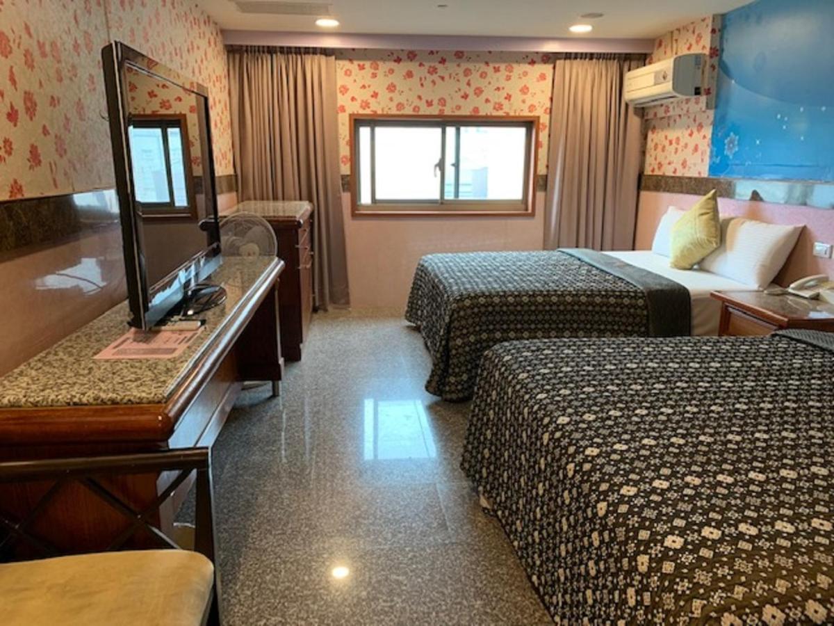 Yi Pin Business Hotel Taoyuan Eksteriør billede
