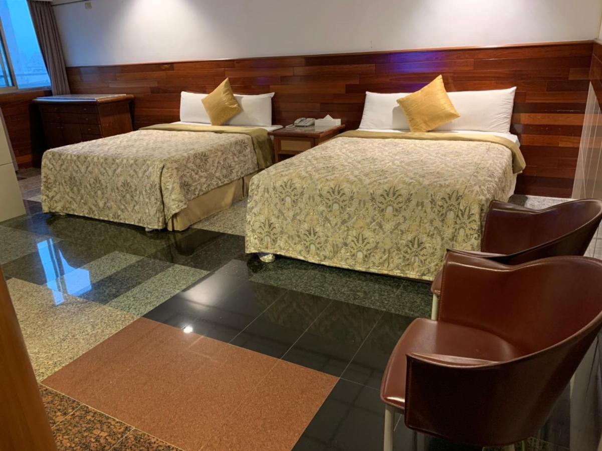 Yi Pin Business Hotel Taoyuan Eksteriør billede
